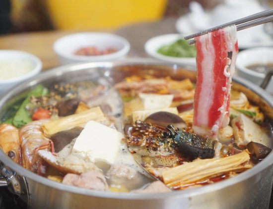 Red House Taiwan Shabu-Shabu 紅樓台灣火鍋(三店)